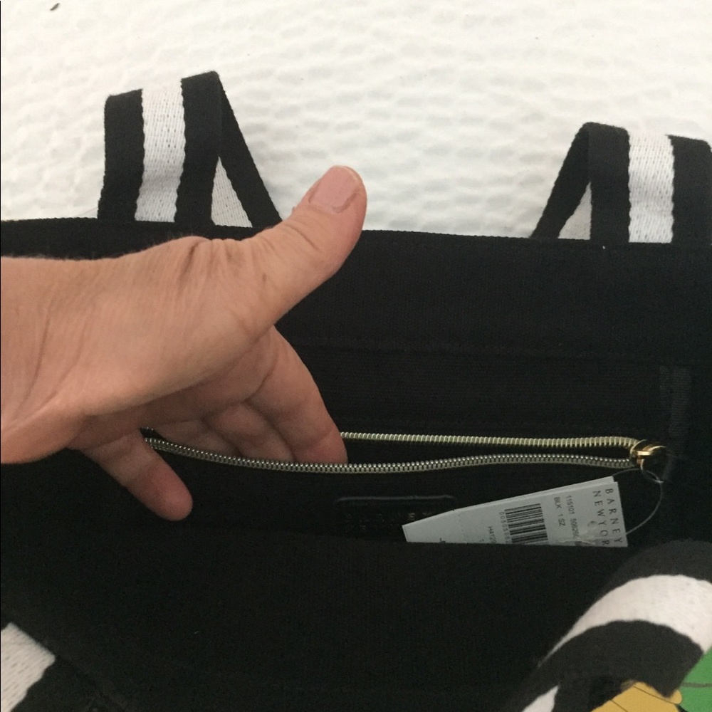 Barney’s New York Canvas Tote $198 MSRP (V Bradley for Exposure) Price is Firm - Picture 5 of 11
